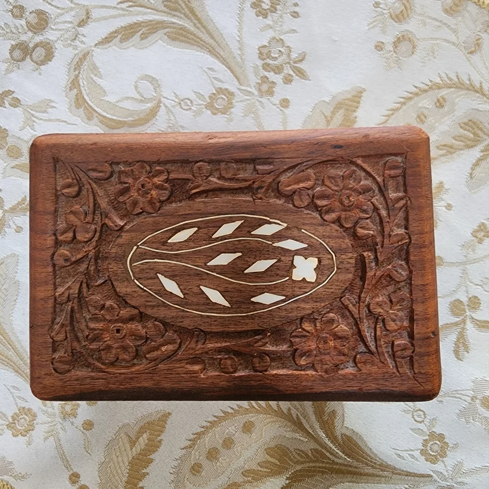 Hand Carved Wood Hinged Trinket Box Inlaid MOP Abalone Jewelry Vintage Bohemian.